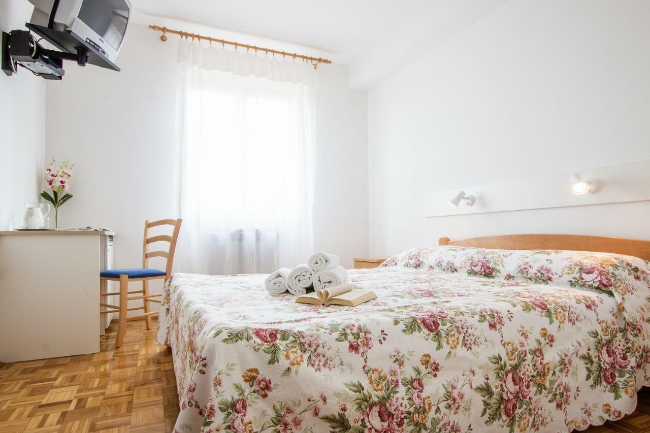 Pansion Oliva Hotell Krnica Eksteriør bilde