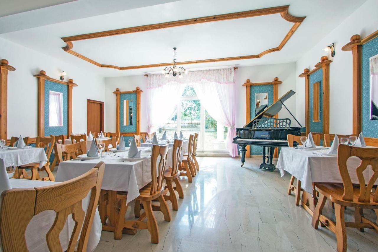 Pansion Oliva Hotell Krnica Eksteriør bilde