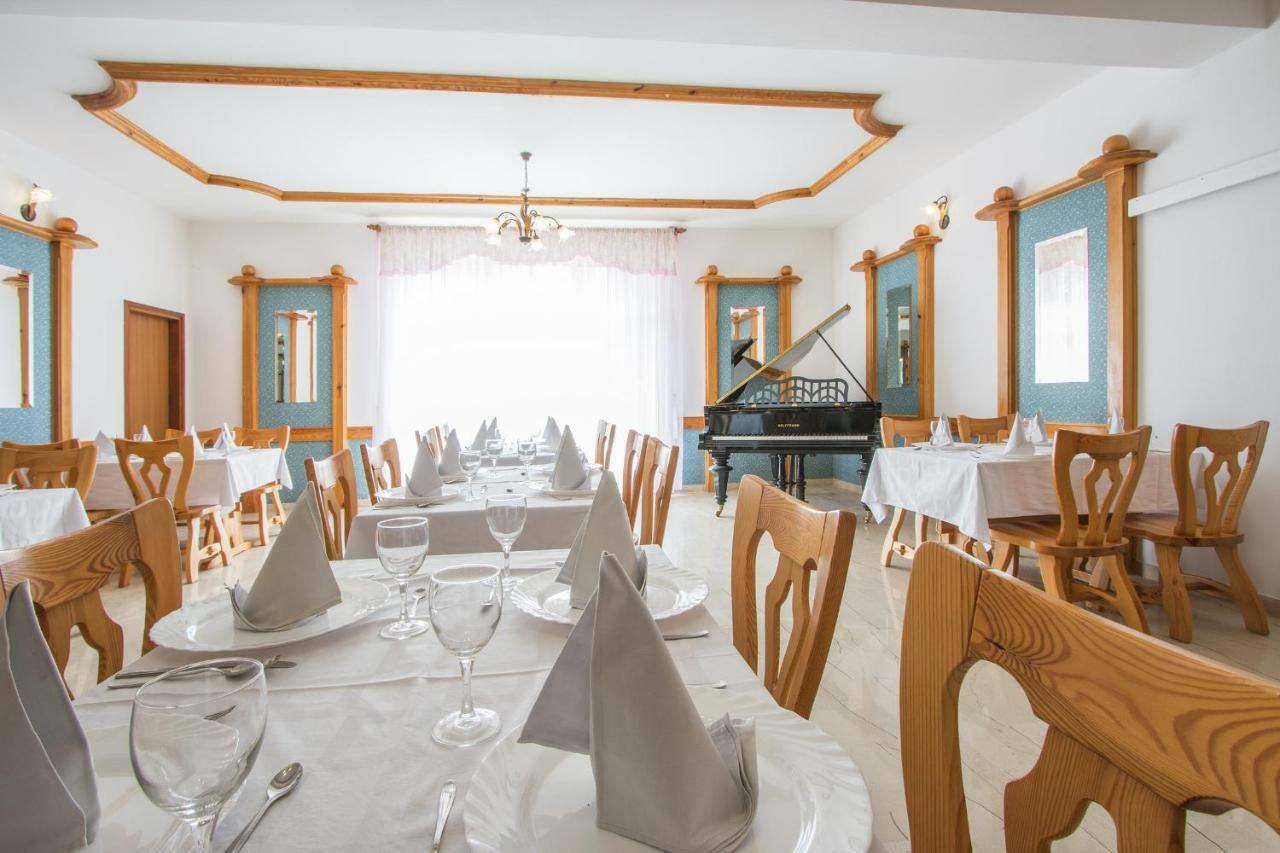 Pansion Oliva Hotell Krnica Eksteriør bilde